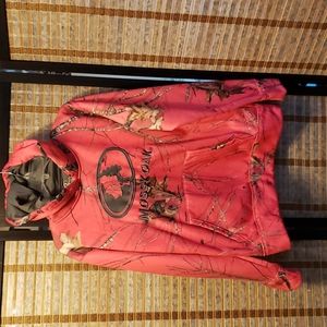 Mossy oak pink pullover